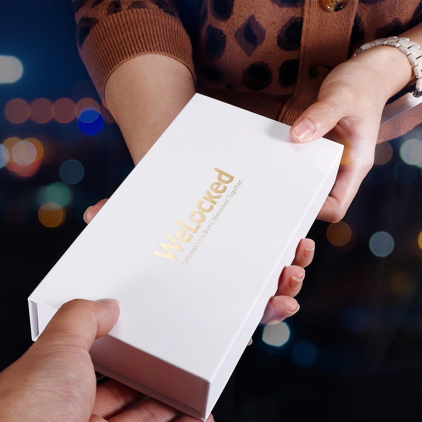 WeLocked Permanent Bracelets for Couples, 2 Chains 4 Clasps, W16-4